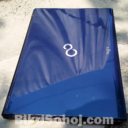 Fujitsu AH532/G21 Core i5-3210M  RAM 8GB SSD-240GB GPU1GB